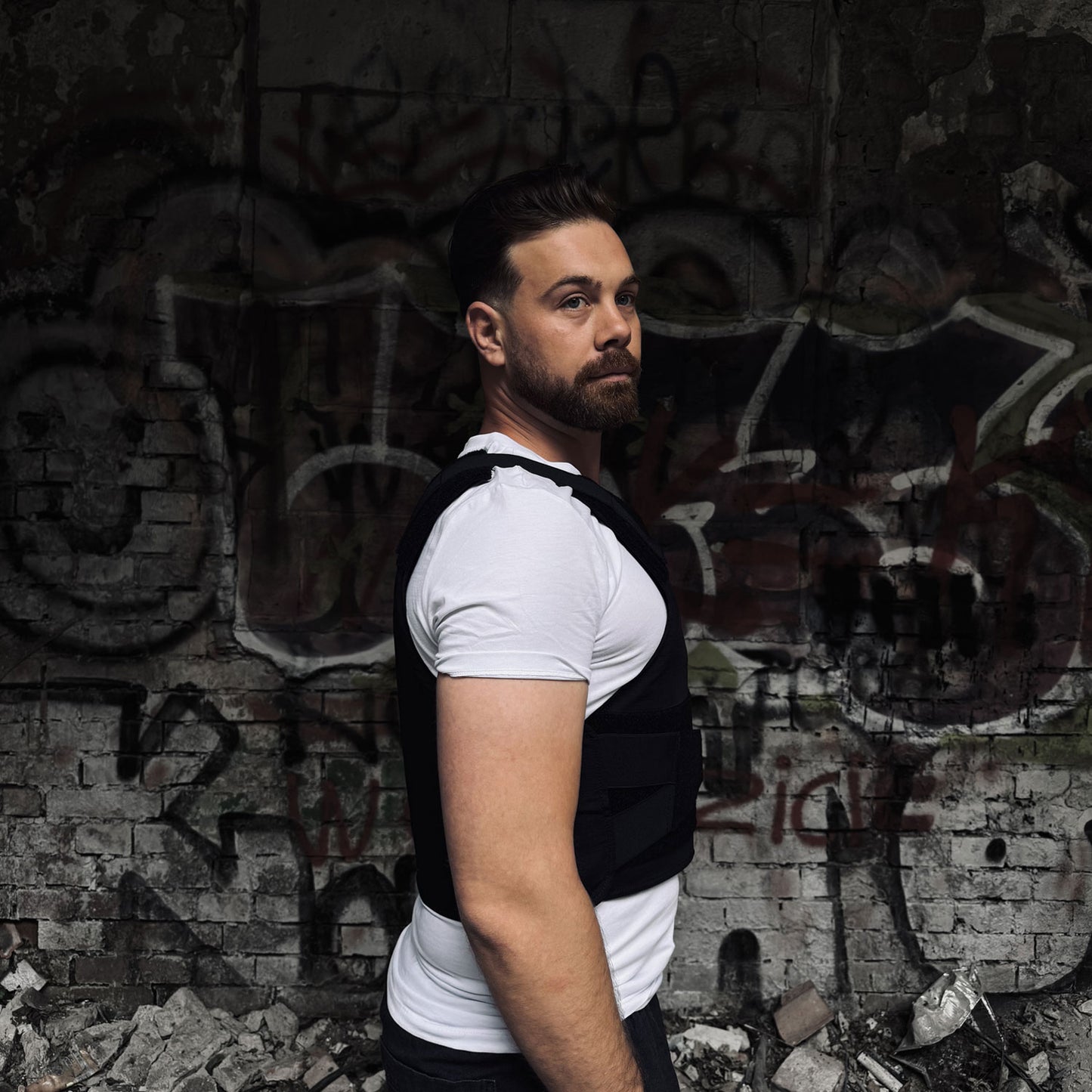 Kuulikindel varjatult kantav vest – must